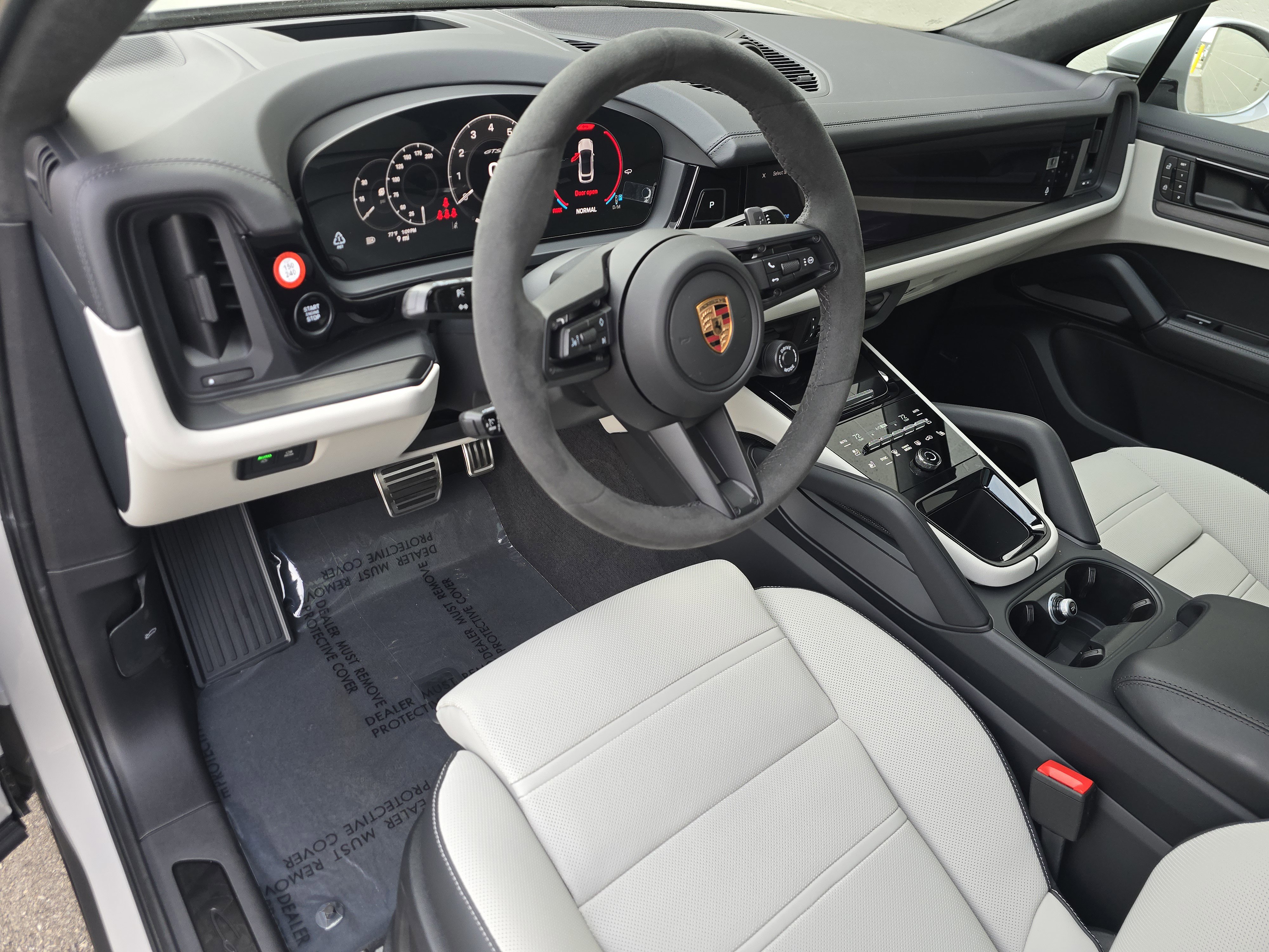 New 2026 Porsche Cayenne GTS image 4