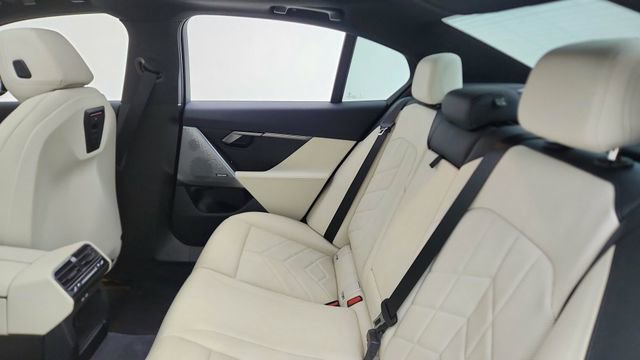 Used 2025 BMW 530i RWD image 29