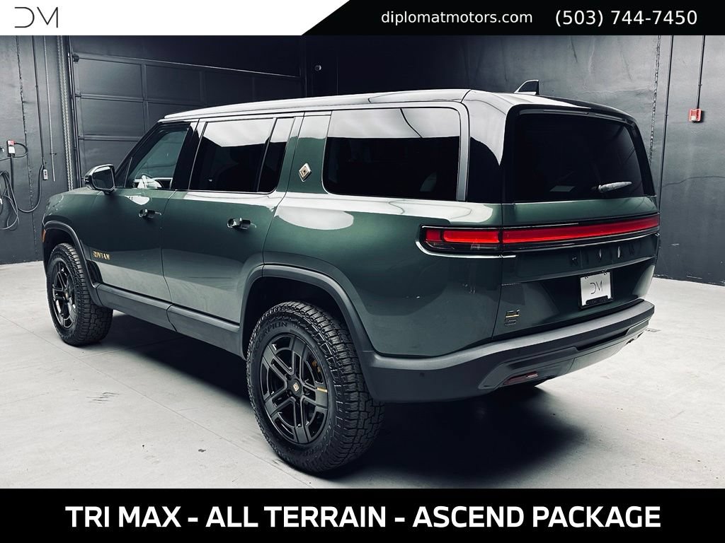 Used 2025 Rivian R1S Premium AWD/4WD image 4