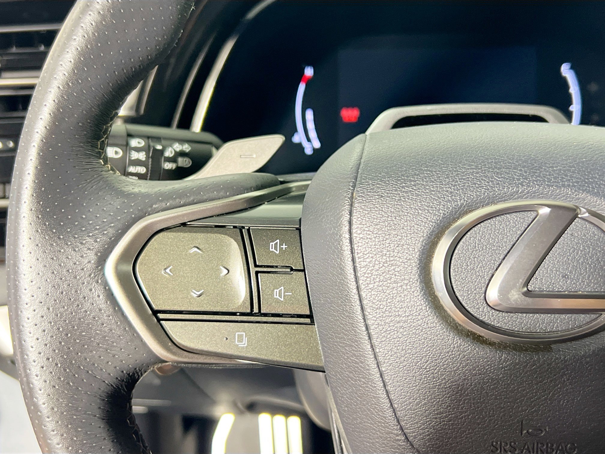 Used 2023 Lexus RX 350 F Sport w/ Cold Area Package image 18