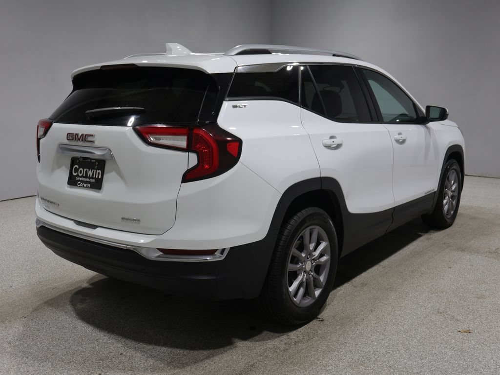 Used 2024 GMC Terrain SLT AWD/4WD image 2