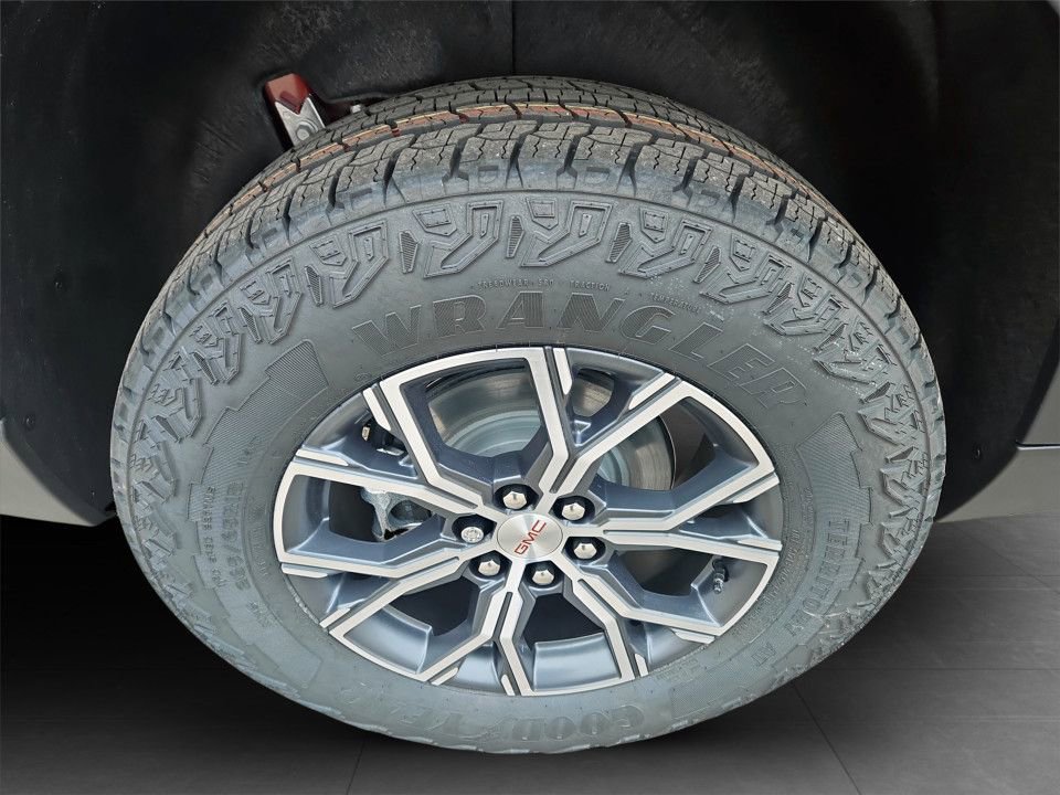 New 2026 GMC Acadia AT4 image 35