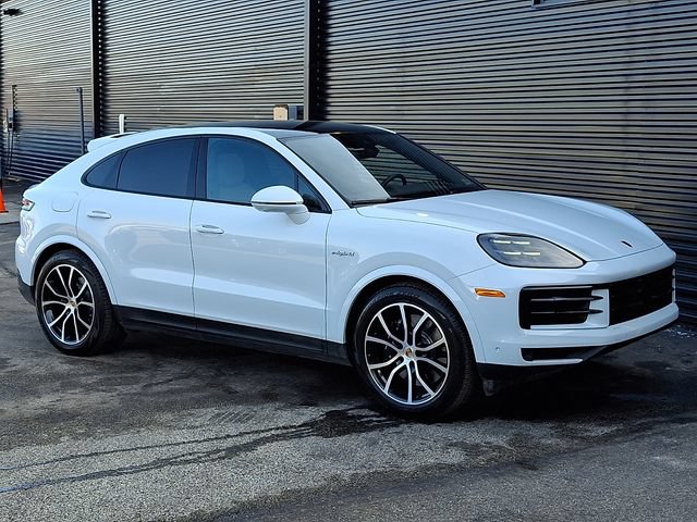 Certified 2026 Porsche Cayenne E-Hybrid Coupe AWD/4WD image 9