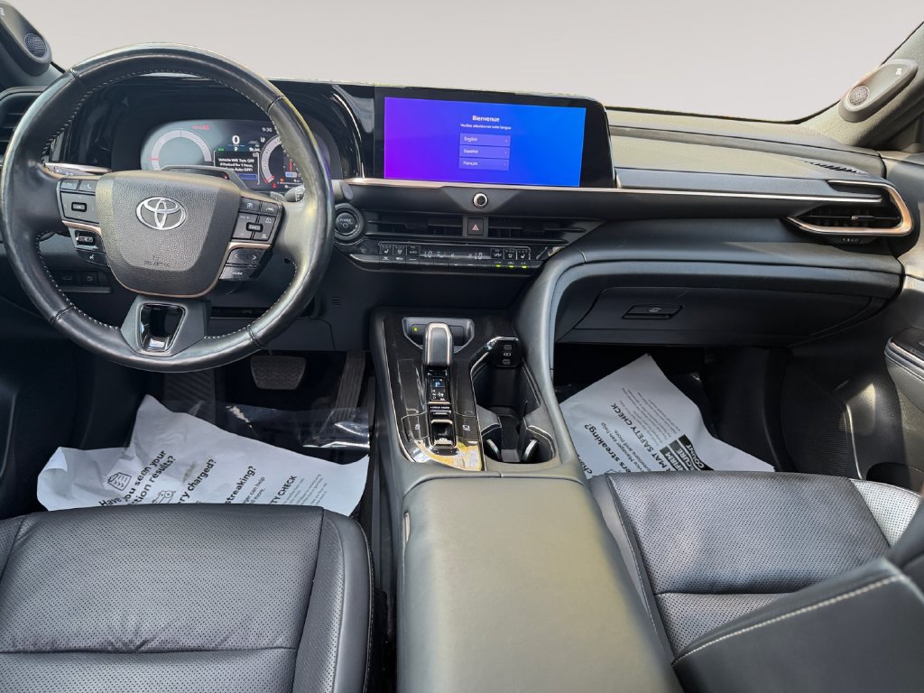 Used 2024 Toyota Crown Platinum AWD/4WD image 10