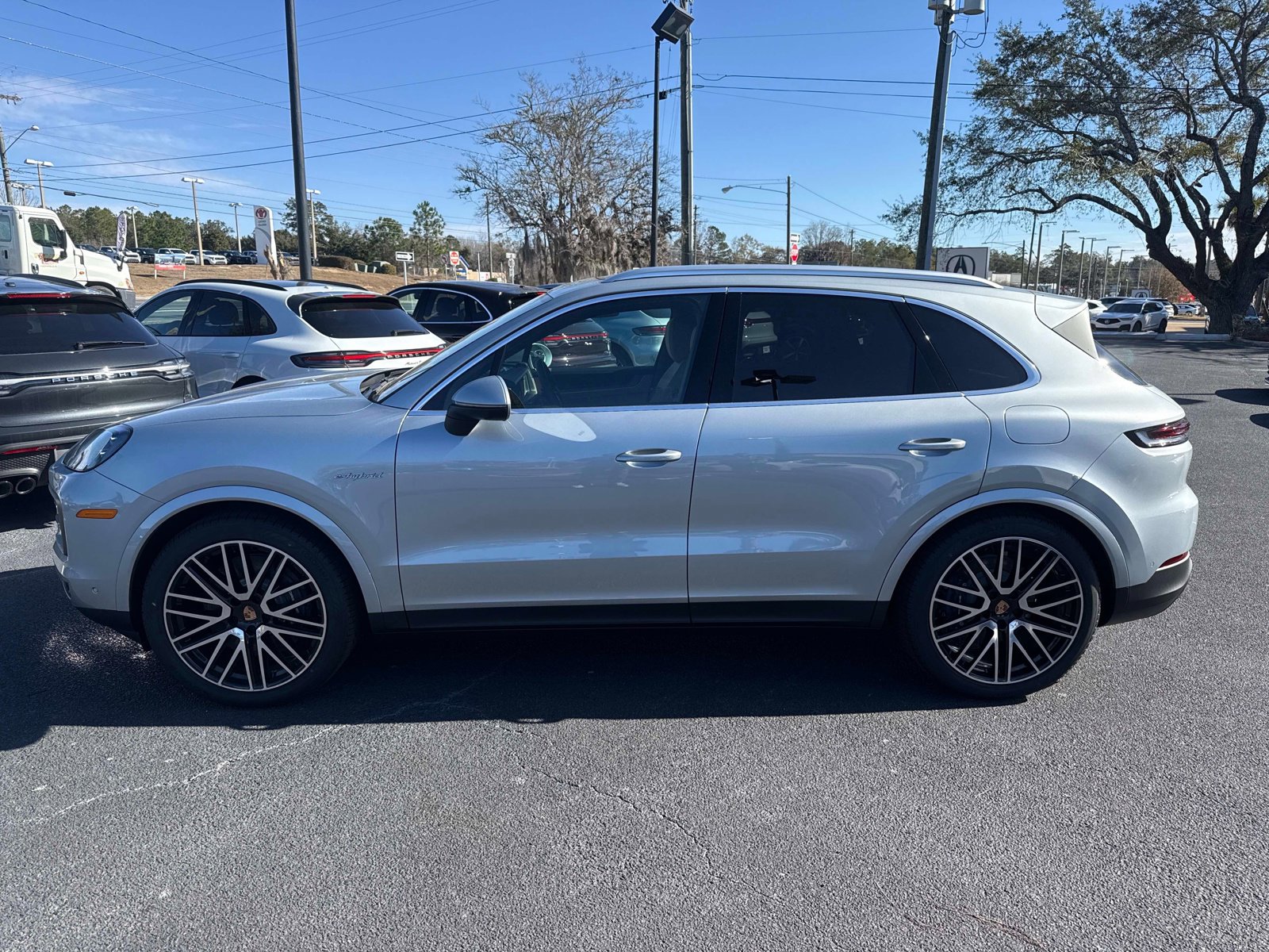 Certified 2026 Porsche Cayenne E-Hybrid image 2