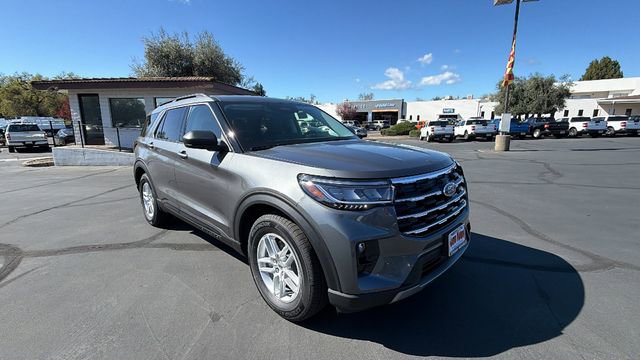 New 2026 Ford Explorer Active w/ Active Comfort Package image 2