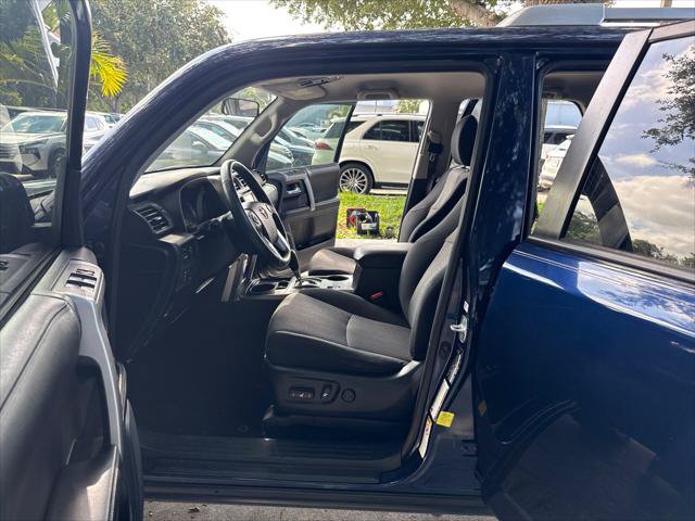 Used 2017 Toyota 4Runner SR5 RWD image 16