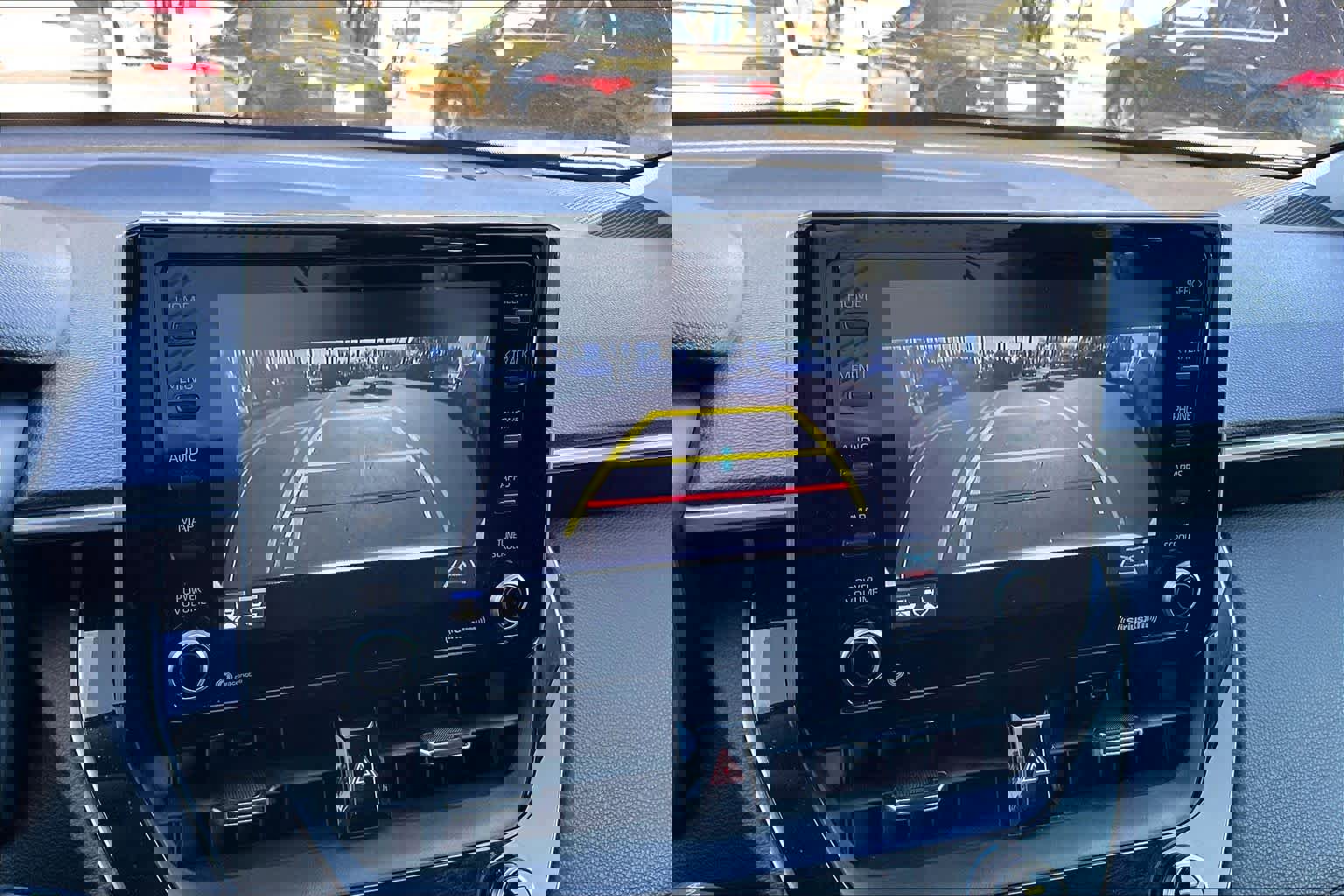 Used 2022 Toyota Corolla Cross XLE w/ Convenience Package image 25