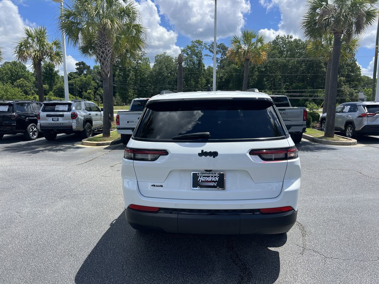 Used 2023 Jeep Grand Cherokee L Laredo AWD/4WD image 9