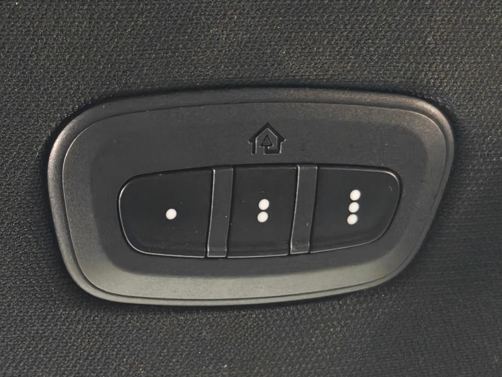 Used 2019 RAM 1500 Big Horn AWD/4WD image 11