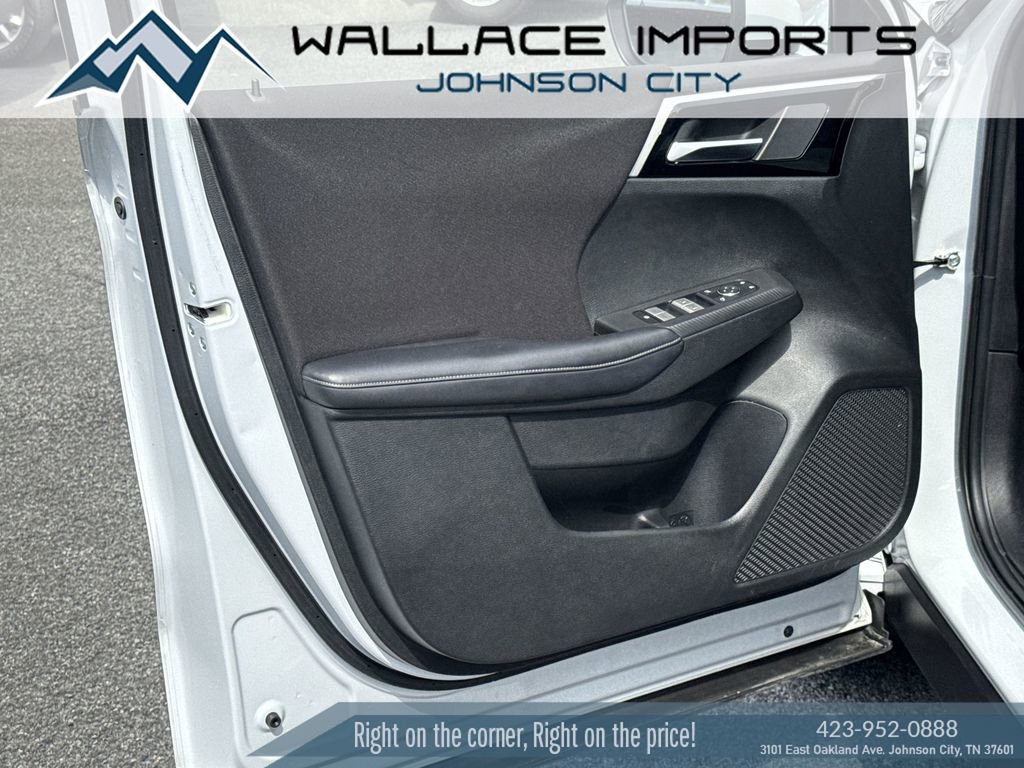 Used 2024 Mitsubishi Outlander ES AWD/4WD image 12