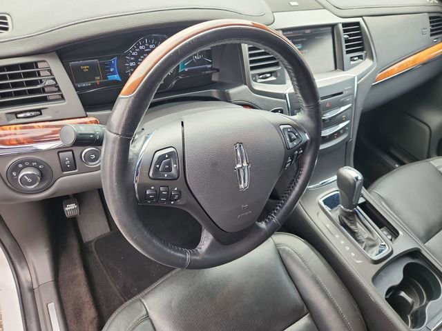 Used 2013 Lincoln MKS FWD image 10