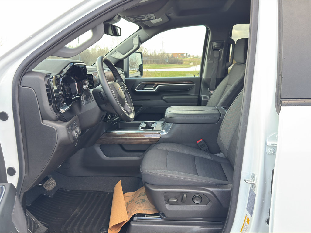 Used 2025 Chevrolet Silverado 3500 LT w/ All Star Edition image 15