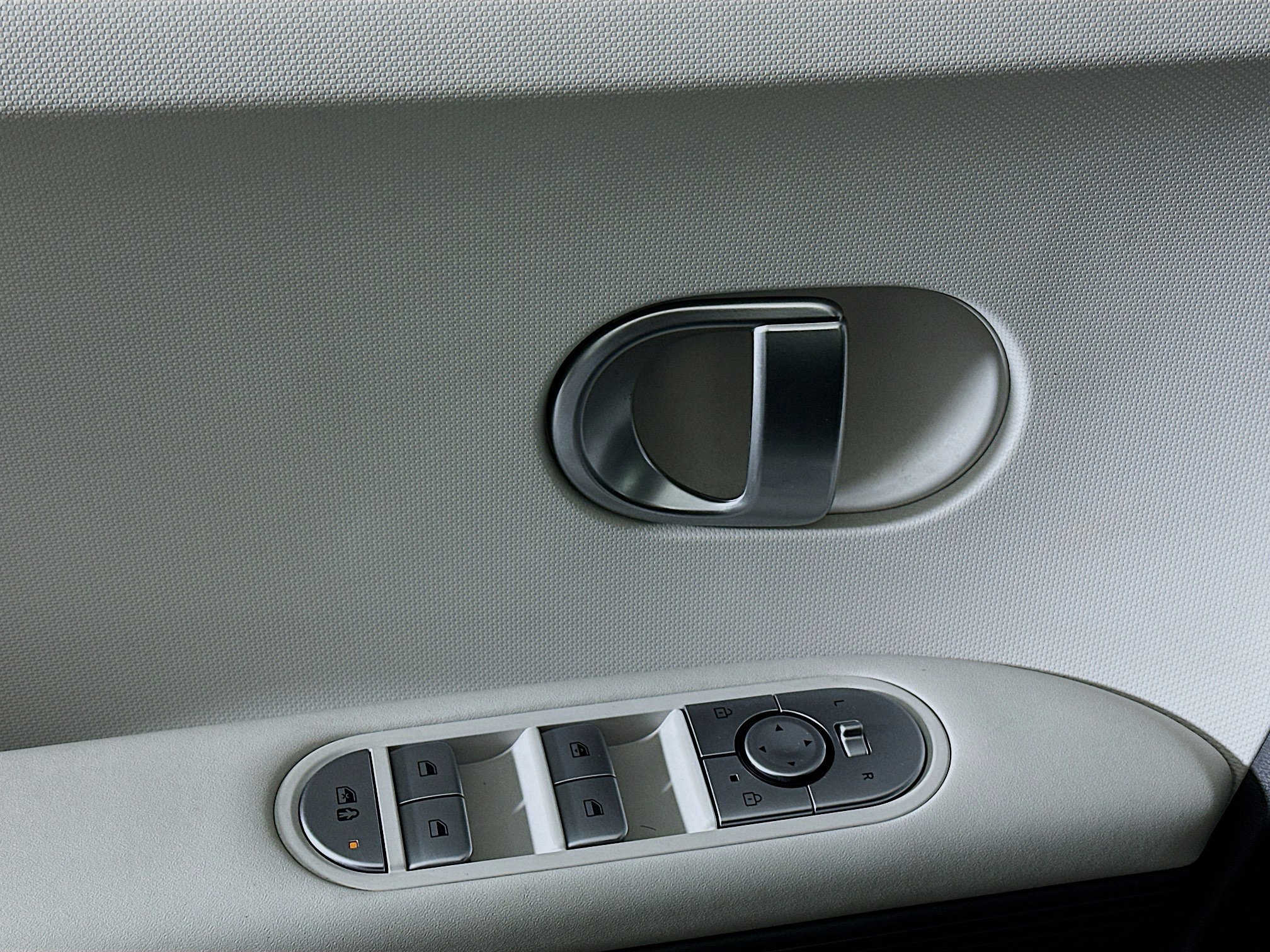 Used 2024 Hyundai Ioniq 5 SE image 15