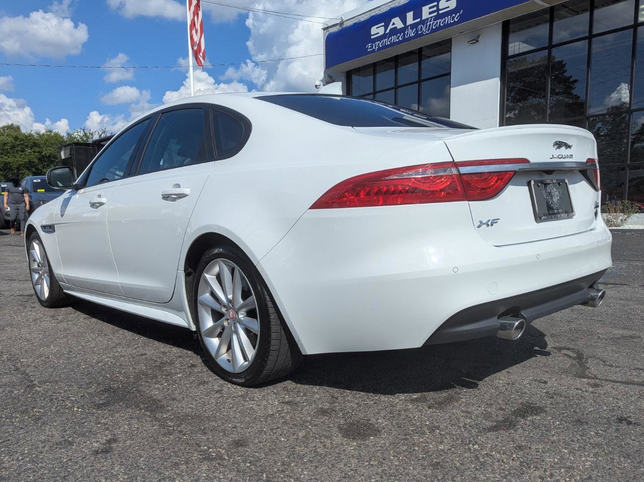 Used 2016 Jaguar XF R-Sport AWD/4WD image 10