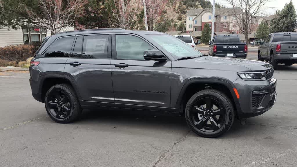 New 2026 Jeep Grand Cherokee Limited w/ Limited Altitude Package AWD/4WD image 2