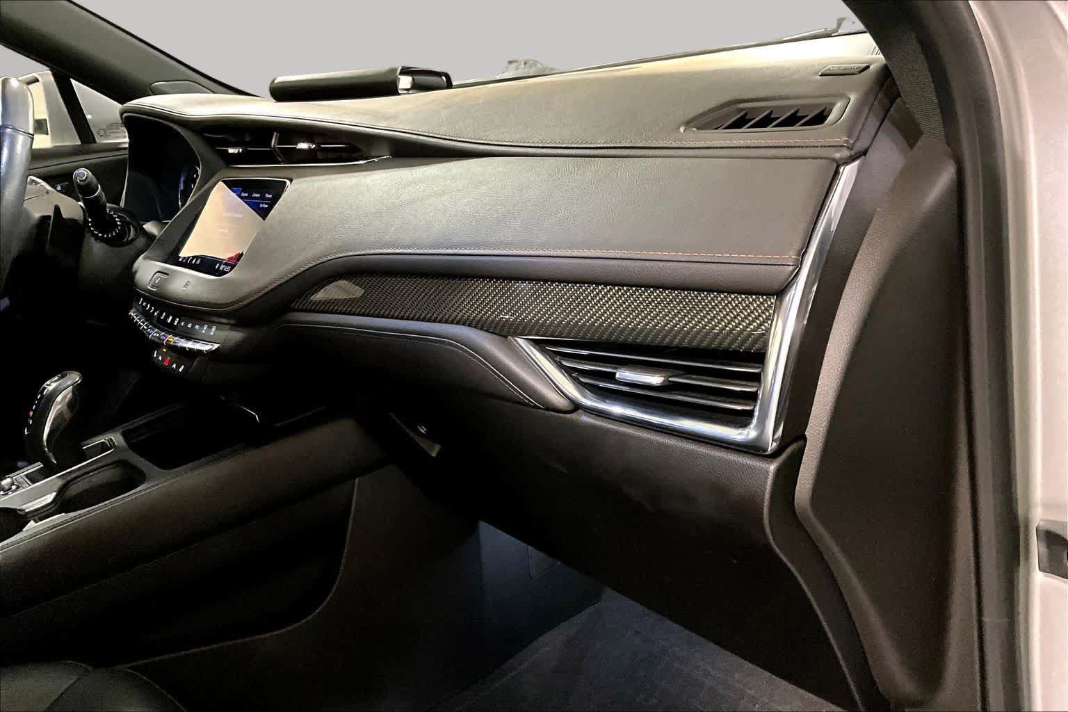 Used 2019 Cadillac XT4 Sport w/ Cold Weather Package FWD image 19