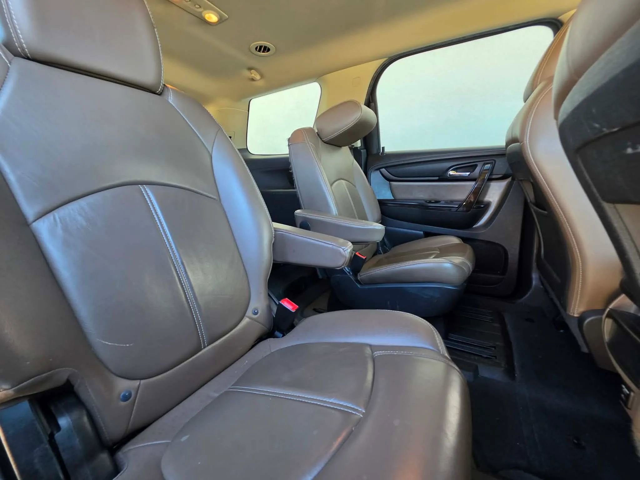 Used 2016 GMC Acadia SLT image 18