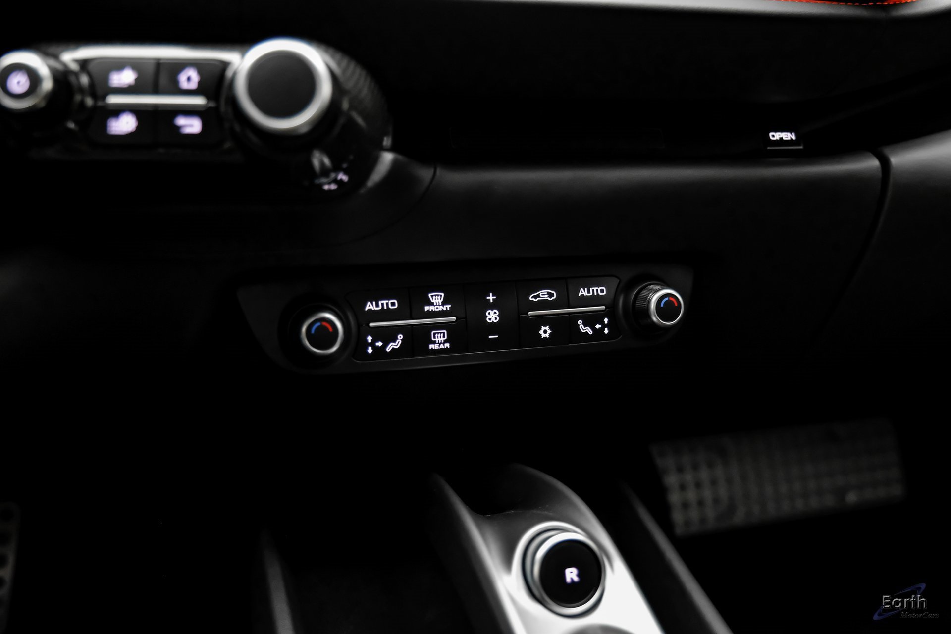 Used 2018 Ferrari 812 Superfast image 70