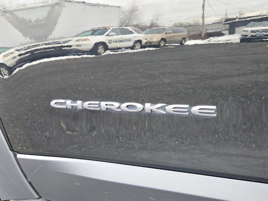 Used 2019 Jeep Cherokee Trailhawk AWD/4WD image 28