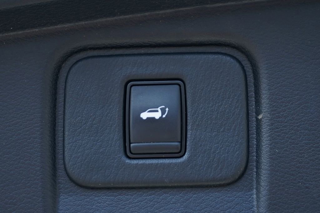 Used 2020 Nissan Murano SL w/ Moonroof Package image 9