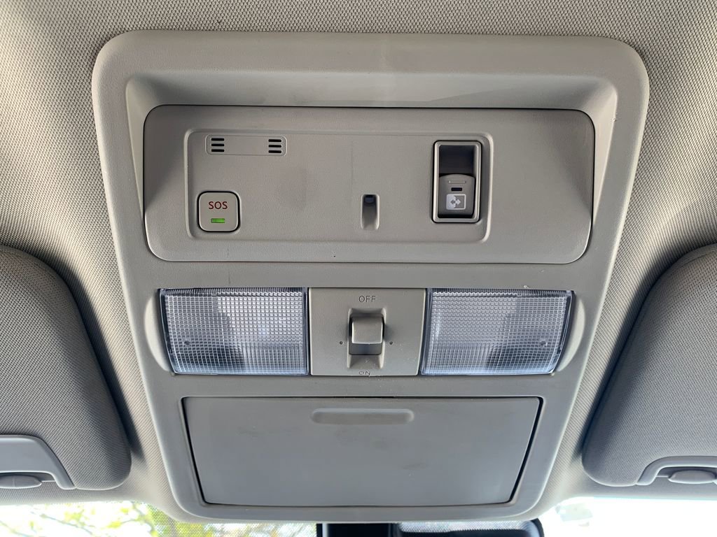 Used 2023 Nissan Titan SV w/ SV Convenience Package image 18