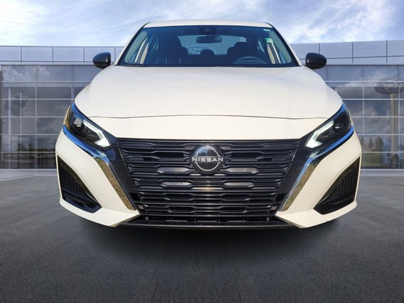 Used 2024 Nissan Altima 2.5 S image 3