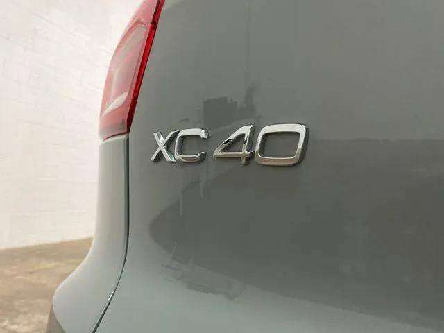 Used 2025 Volvo XC40 B5 Plus AWD/4WD image 98