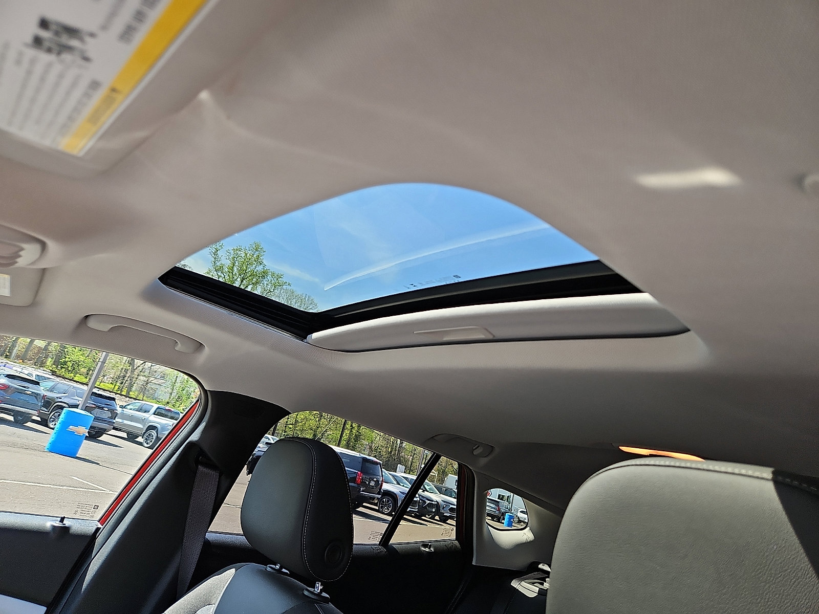 Used 2024 Chevrolet Trax LT w/ Sunroof Package FWD image 14