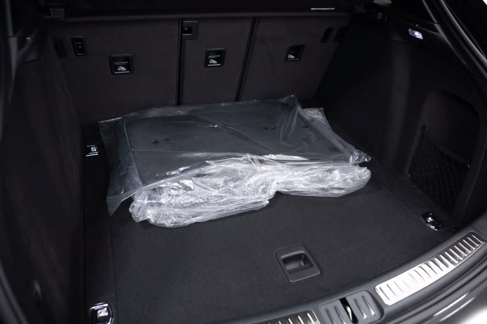 Certified 2026 Porsche Macan AWD/4WD image 37