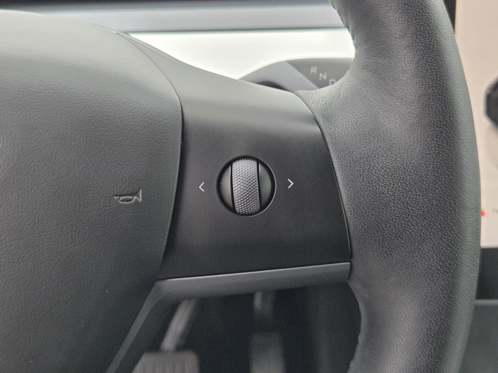 Used 2023 Tesla Model Y Long Range AWD/4WD image 18