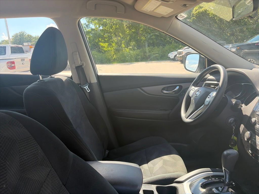 Used 2016 Nissan Rogue S AWD/4WD image 14