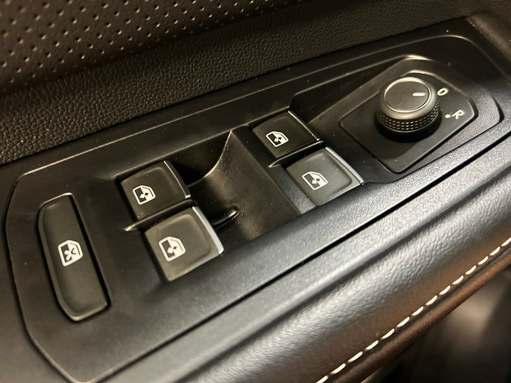 Used 2025 Volkswagen Atlas SE AWD/4WD image 10