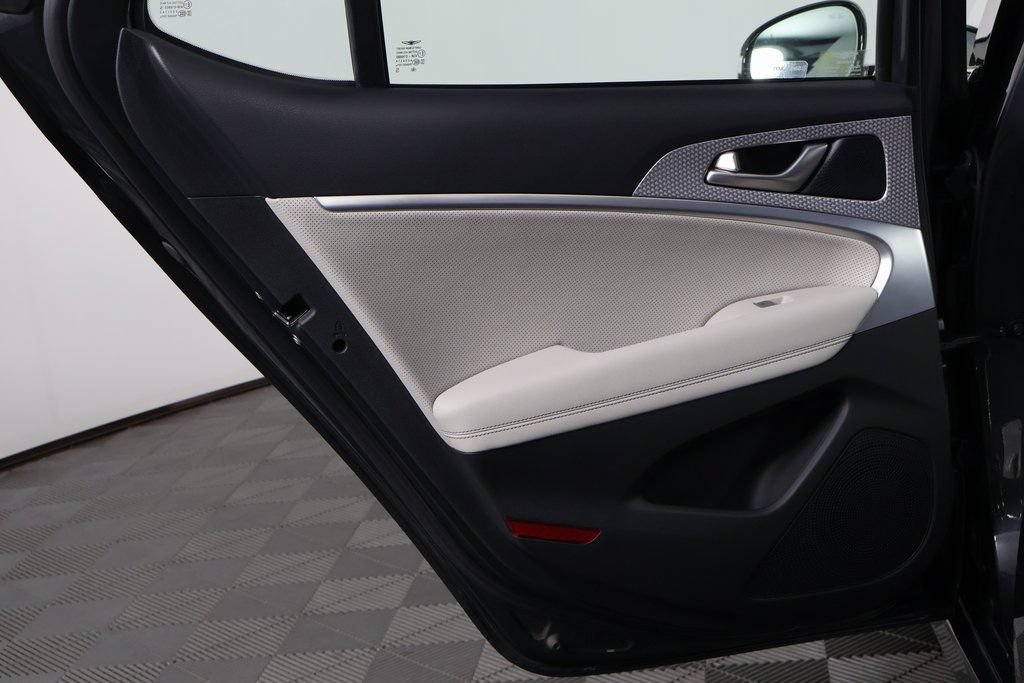 Used 2023 Genesis G70 2.0T w/ Sport Prestige Package RWD image 13