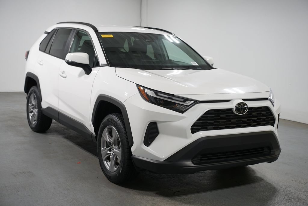 Certified 2025 Toyota RAV4 XLE FWD image 3