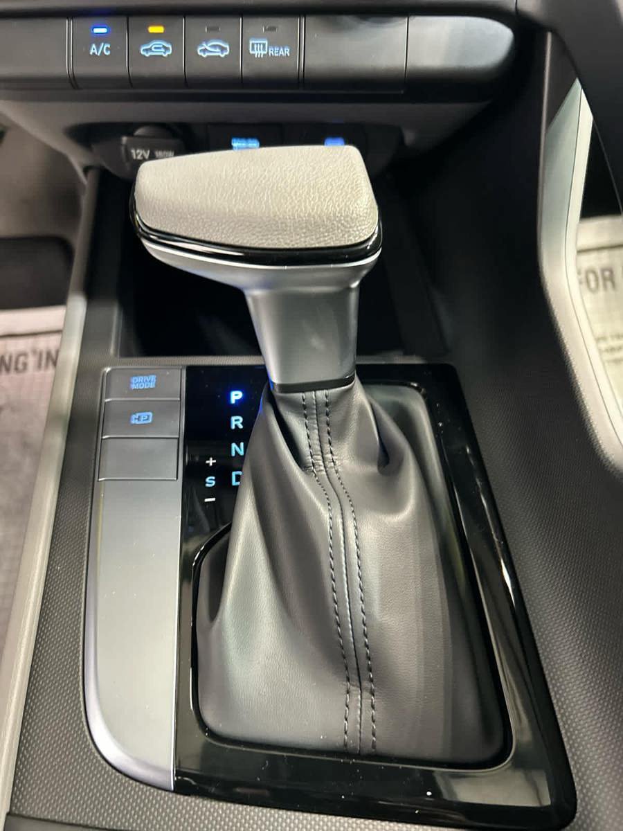 New 2026 Hyundai Elantra SE FWD image 7