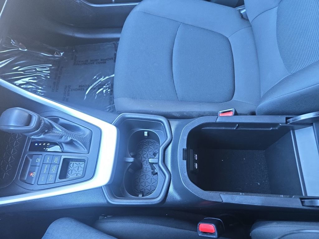 Used 2024 Toyota RAV4 LE image 22