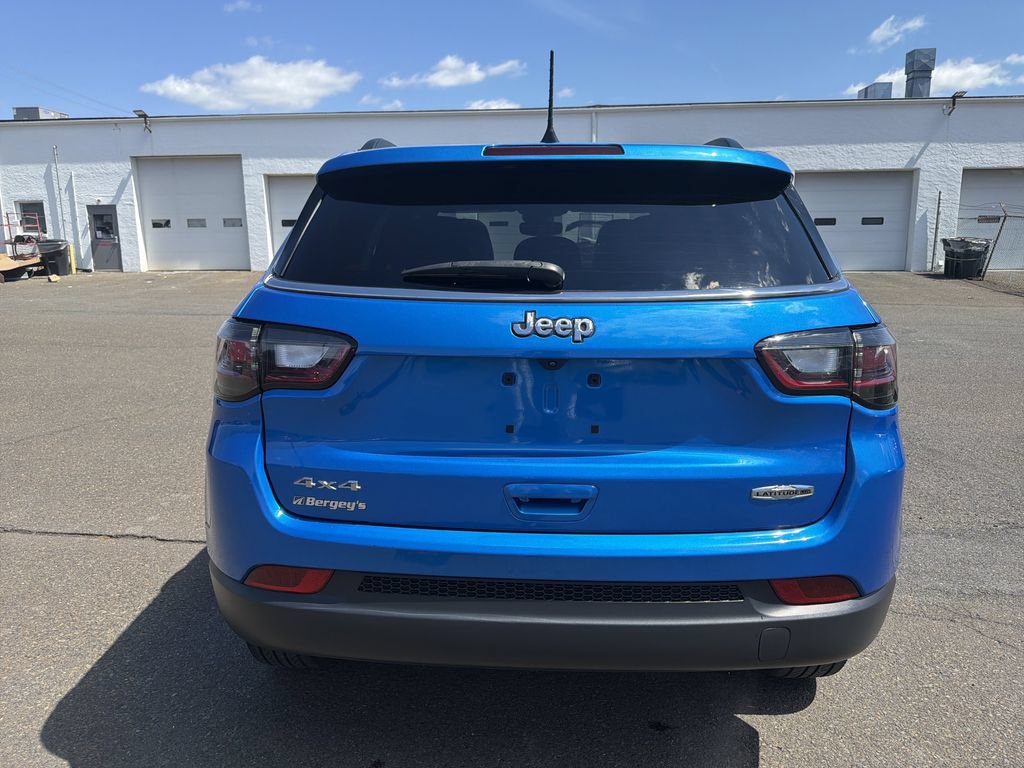 Used 2023 Jeep Compass Latitude w/ Sun and Sound Group AWD/4WD image 5
