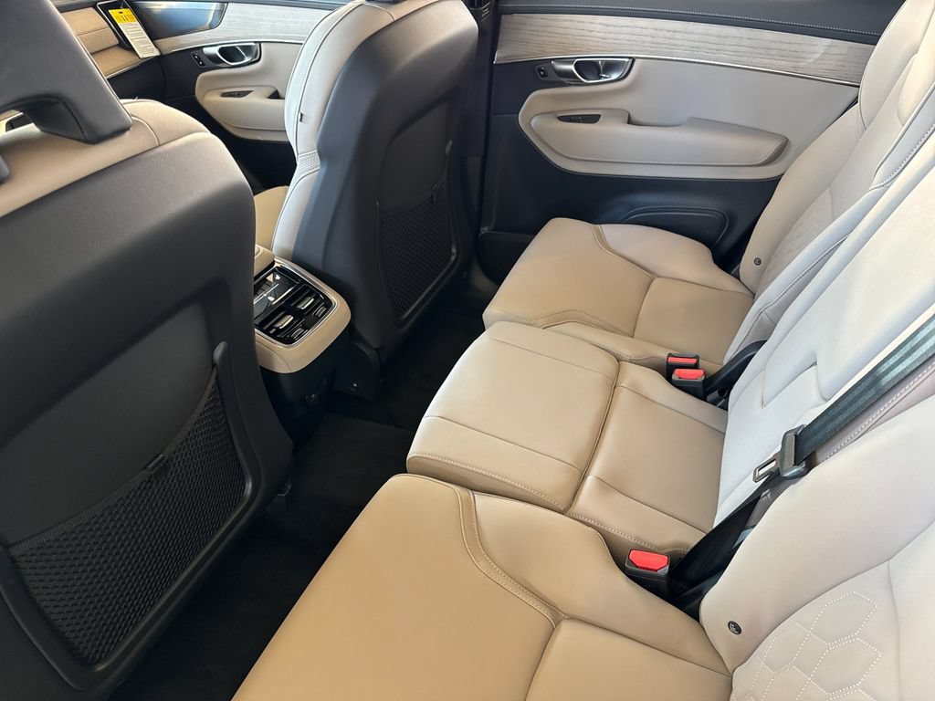 New 2026 Volvo XC90 B6 Plus w/ Protection Package Premier AWD/4WD image 11