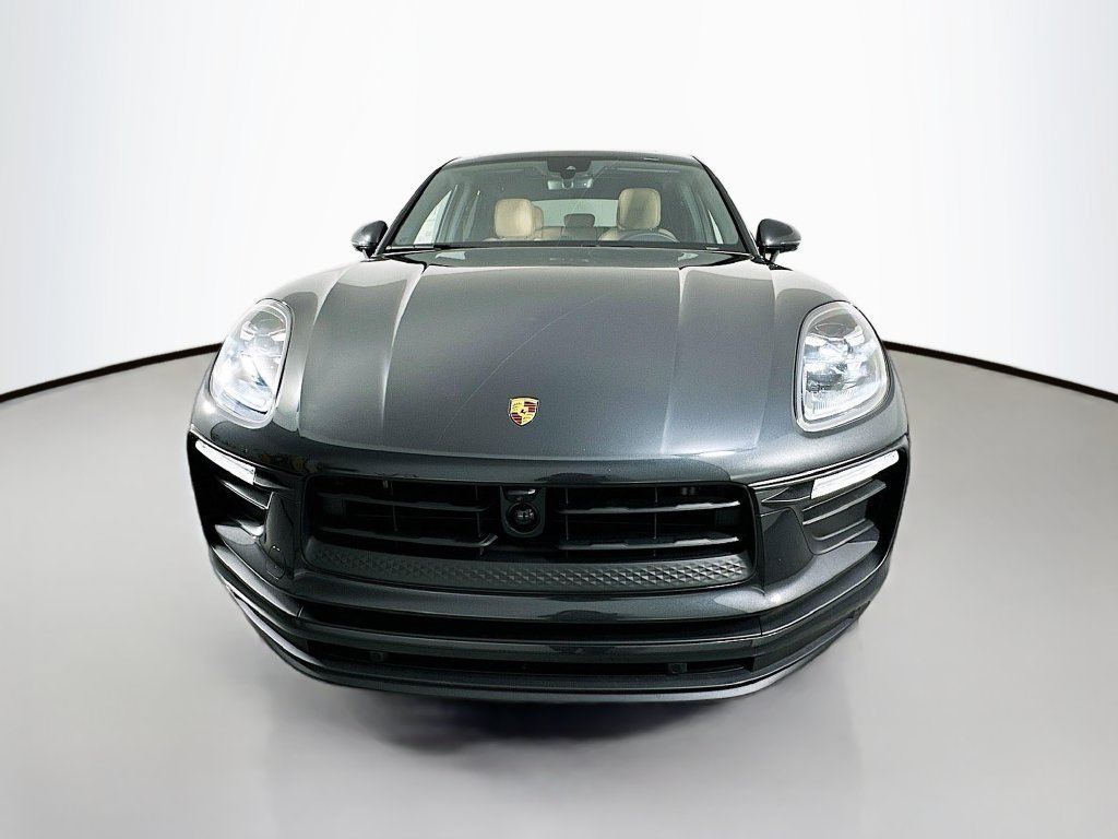 Certified 2026 Porsche Macan AWD/4WD image 6