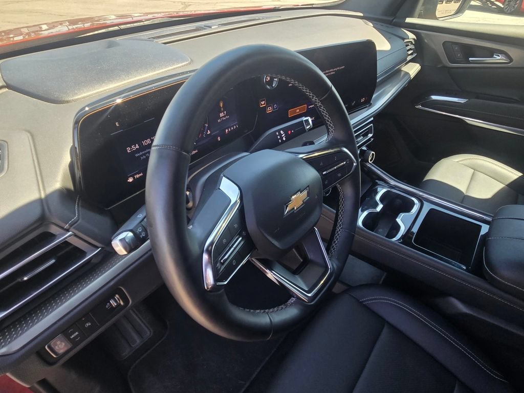 Used 2026 Chevrolet Traverse LT FWD image 14