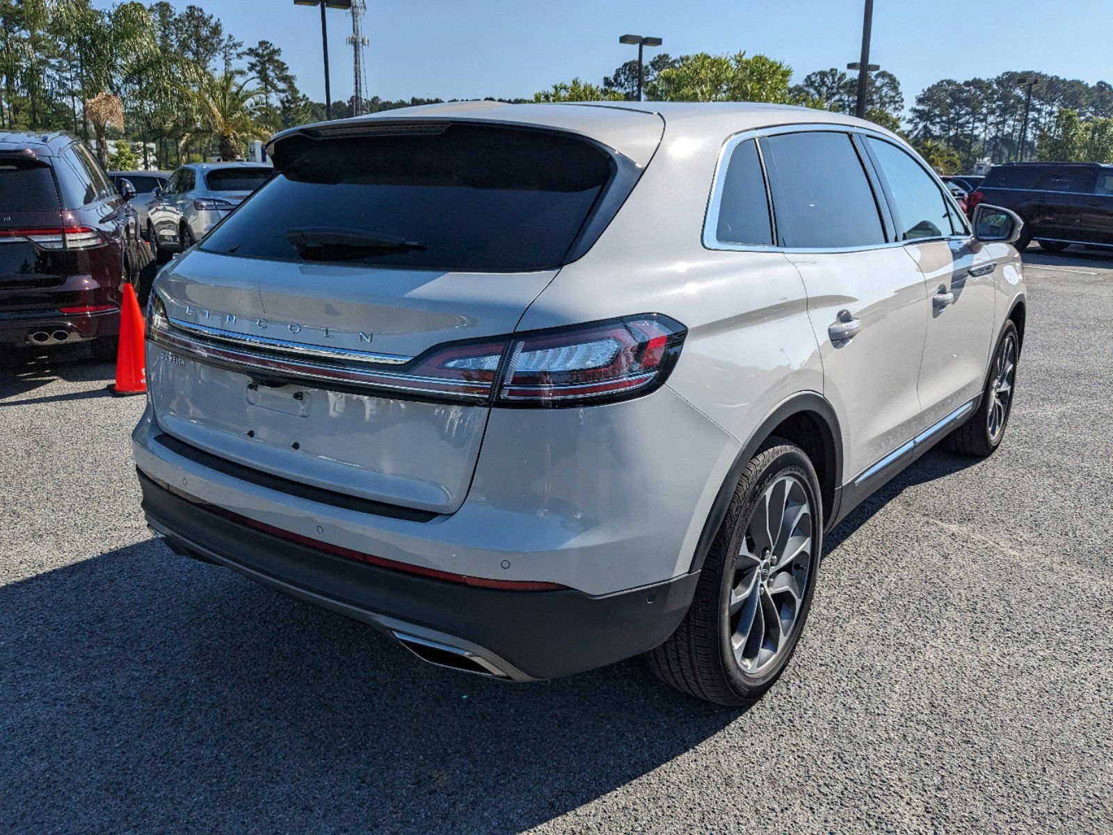 Certified 2023 Lincoln Nautilus Reserve w/ Equipment Group 201A image 5