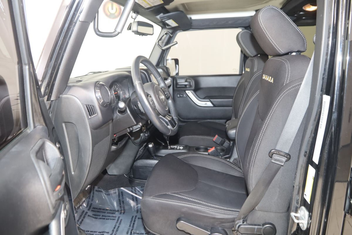 Used 2015 Jeep Wrangler Unlimited Sahara w/ Connectivity Group AWD/4WD image 10