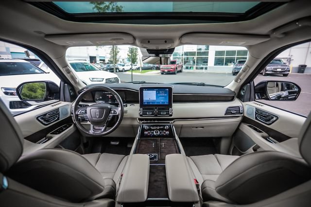 Used 2018 Lincoln Navigator L Reserve w/ Technology Package AWD/4WD image 24