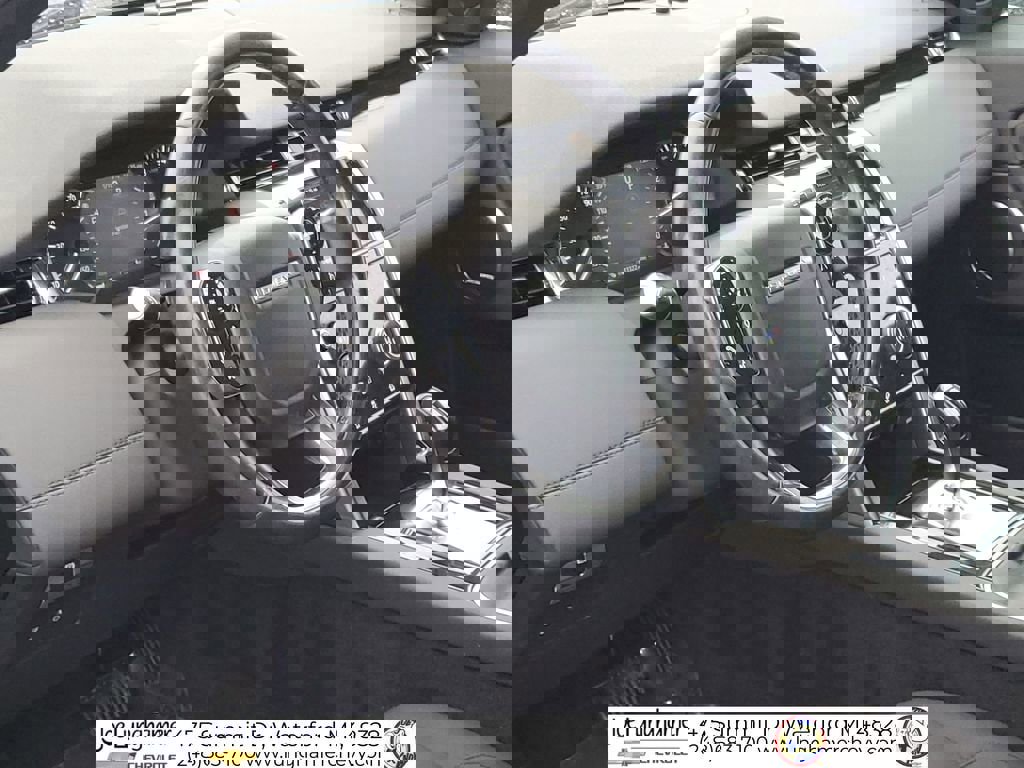 Used 2020 Land Rover Discovery Sport image 10