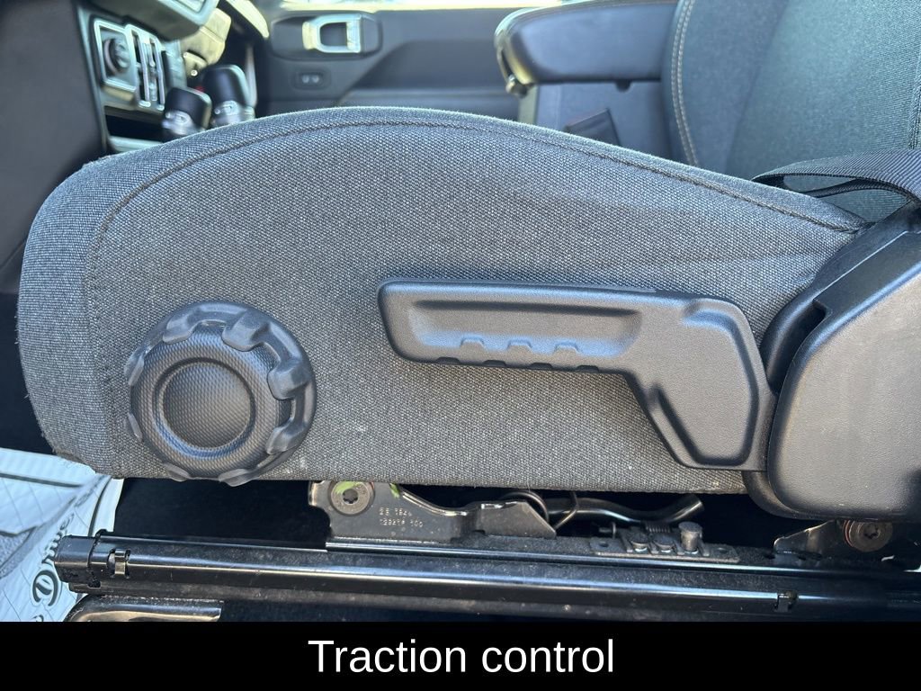 Used 2024 Jeep Wrangler Sahara image 14