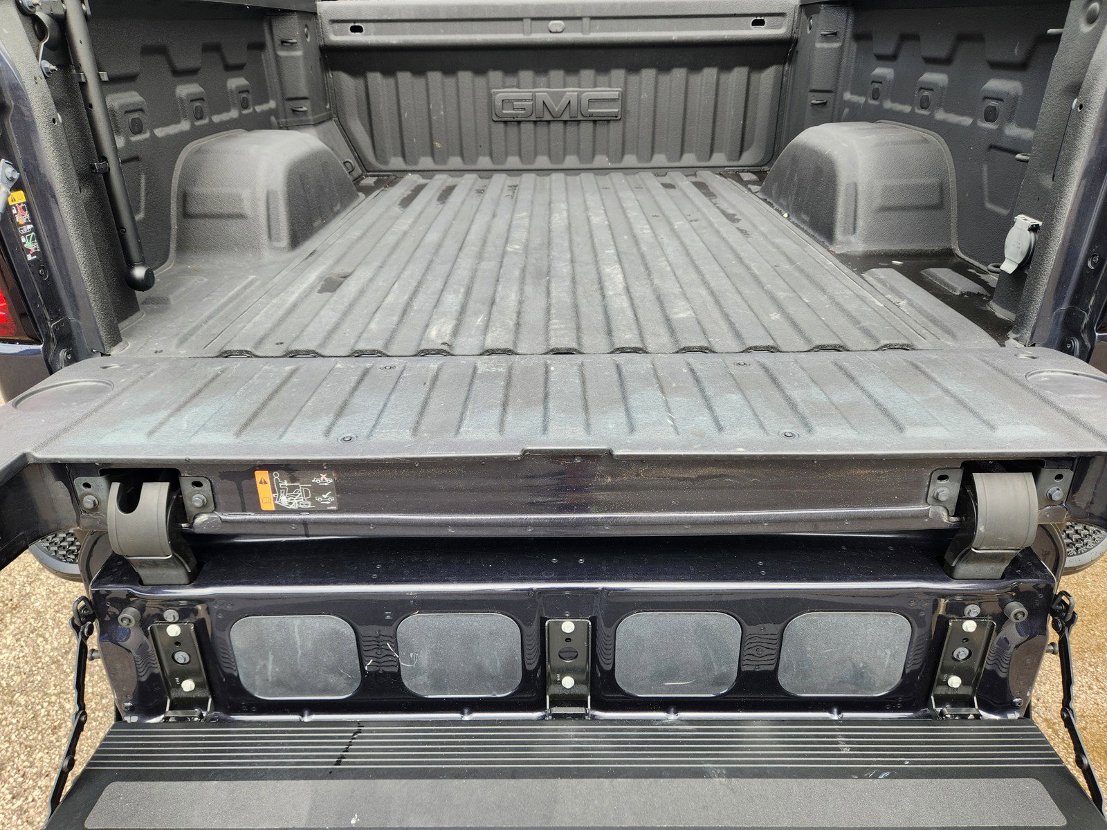 Used 2022 GMC Sierra 1500 SLT AWD/4WD image 24