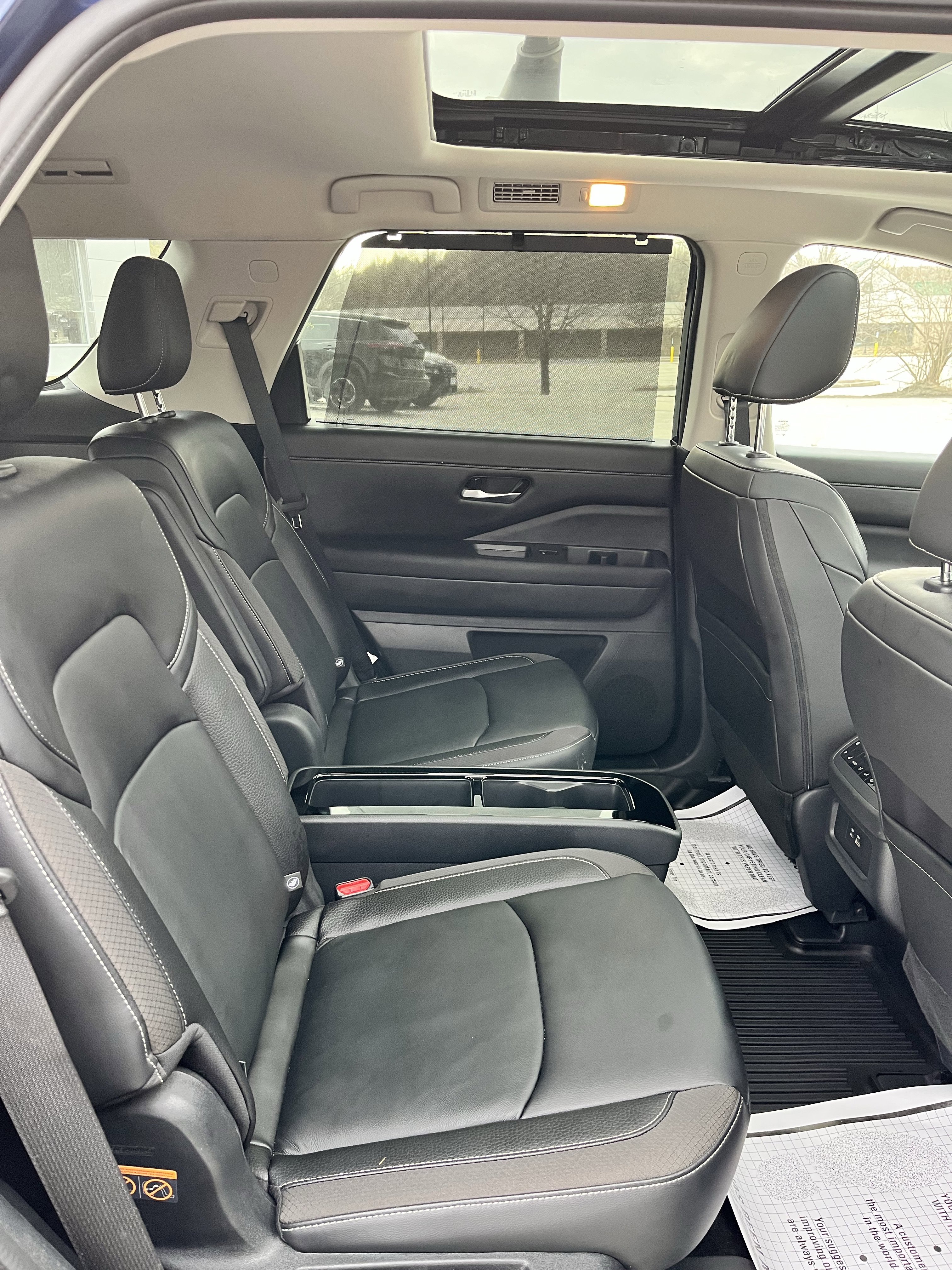 Used 2025 Nissan Pathfinder SL w/ SL Premium Package image 15