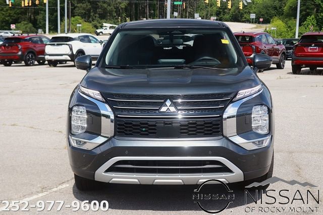 Used 2024 Mitsubishi Outlander SE AWD/4WD image 2