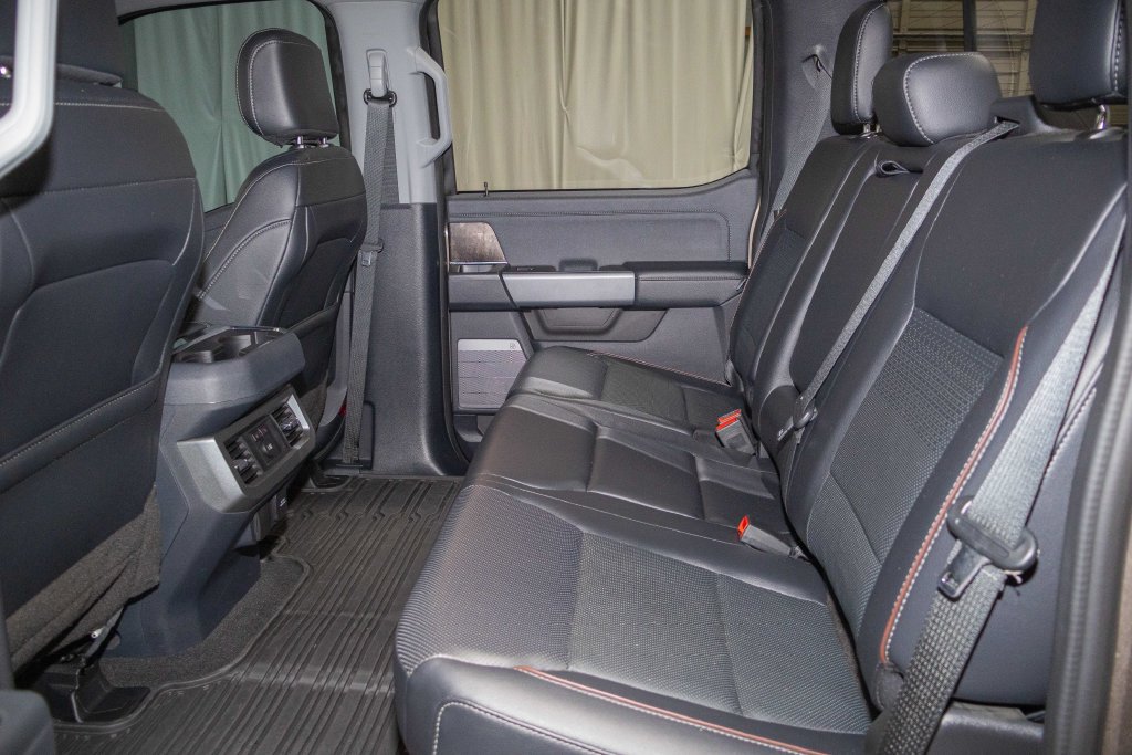 Used 2023 Ford F250 Lariat w/ Lariat Ultimate Package AWD/4WD image 13